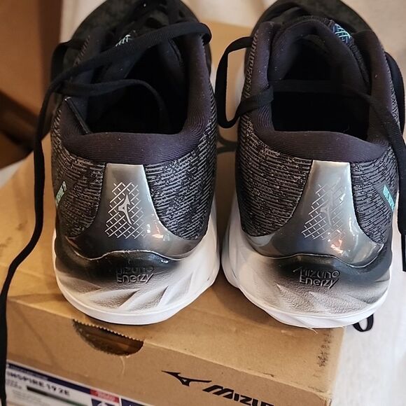 Mizuno wave inspire 19 2E New in box - Picture 6 of 9